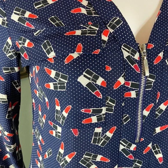 NWT New Express Novelty Navy Blue Lipstick Women's Top shirt blouse xs XSmall - Picture 5 of 14